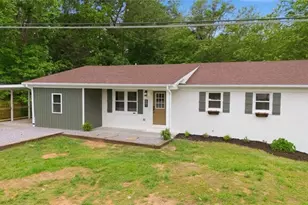 601 Gillespie St, Dobson, NC 27017 - Photo 1