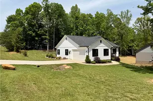 810 Hidden Ct, Asheboro, NC 27205 - Photo 3