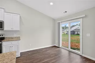 2112 Briar Run Dr, Greensboro, NC 27405 - Photo 15