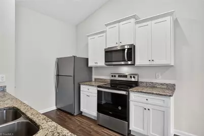 2112 Briar Run Drive, Greensboro, NC 27405 - Photo 11