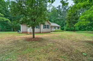 3913 Level Plains Rd, Sophia, NC 27350 - Photo 43