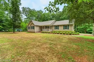 3913 Level Plains Rd, Sophia, NC 27350 - Photo 35