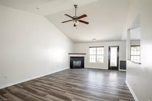 672 Chas Ct, High Point, NC 27265 - Photo 3