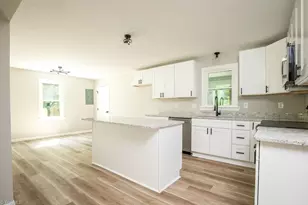 348 Albany St, Burlington, NC 27215 - Photo 5