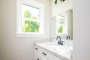 348 Albany St, Burlington, NC 27215 - Photo 9