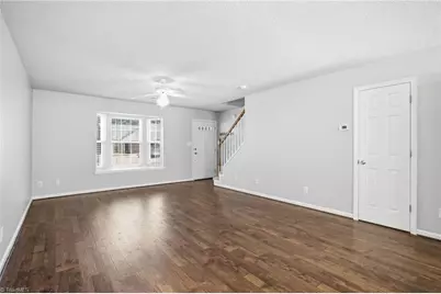 302 Carrington Lane, Thomasville, NC 27360 - Photo 5