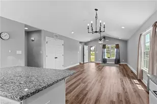 100 Hillside Dr, Thomasville, NC 27360 - Photo 13
