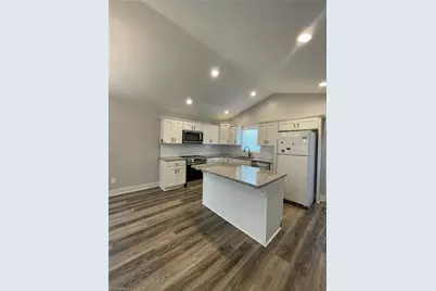 100 Hillside Drive, Thomasville, NC 27360 - Photo 9