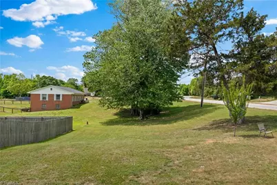 100 Hillside Drive, Thomasville, NC 27360 - Photo 29