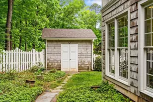 2109 Medford Ln, Greensboro, NC 27408 - Photo 35