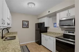 5525 Hornaday Rd, Greensboro, NC 27409 - Photo 15