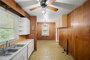 129 W Finch Ave, Denton, NC 27239 - Photo 5