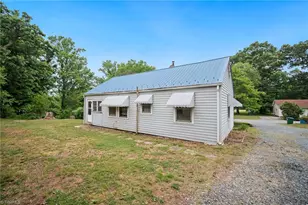 129 W Finch Ave, Denton, NC 27239 - Photo 3
