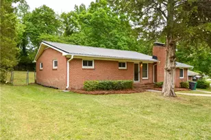 515 Manor Dr, High Point, NC 27260 - Photo 15
