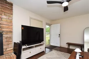 515 Manor Dr, High Point, NC 27260 - Photo 3