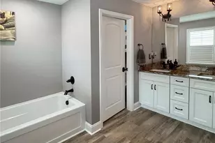 114 Brooke Ridge Dr, Thomasville, NC 27360 - Photo 9