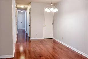 2935 Oaktop Cir, Greensboro, NC 27410 - Photo 7