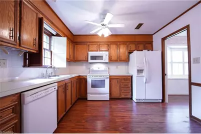 136 Chrisfield Circle, Winston-Salem, NC 27104 - Photo 5