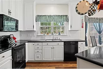3625 Oak Chase Drive, High Point, NC 27265 - Photo 17