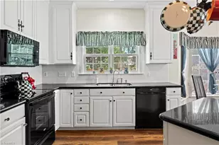 3625 Oak Chase Dr, High Point, NC 27265 - Photo 17