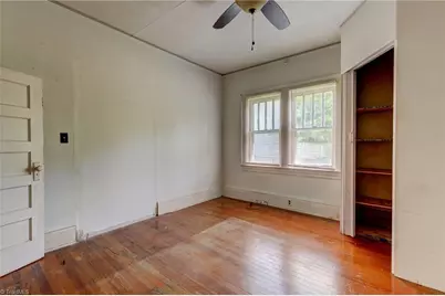 209 Burton Street, Reidsville, NC 27320 - Photo 17
