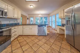 4302 Quail Canyon Ct, Greensboro, NC 27410 - Photo 15