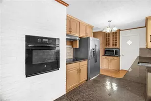4220 Farlow Dr, Greensboro, NC 27406 - Photo 11