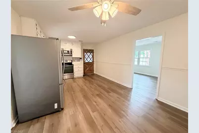 3216 Country View Road, Jonesville, NC 28642 - Photo 9