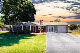 3216 Country View Rd, Jonesville, NC 28642 - Photo 1