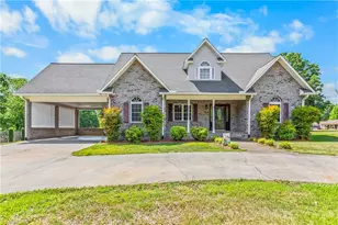1004 Briarcliff Rd, Yadkinville, NC 27055 - Photo 1