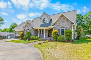 1004 Briarcliff Rd, Yadkinville, NC 27055 - Photo 3