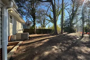 813 Idlewood Dr, Greensboro, NC 27408 - Photo 25
