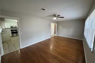 2319 Albright Dr, Greensboro, NC 27408 - Photo 9