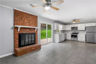 810 Pinoak Rd, Greensboro, NC 27455 - Photo 17