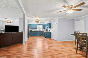 1312 Rotherwood Rd, Greensboro, NC 27406 - Photo 9