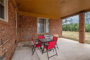 1312 Rotherwood Rd, Greensboro, NC 27406 - Photo 5