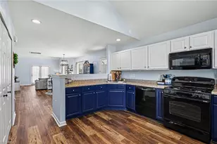 110 Goldfinch Ave, Greensboro, NC 27409 - Photo 13