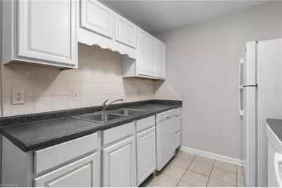 5645 Hornaday Road #B, Greensboro, NC 27409 - Photo 9
