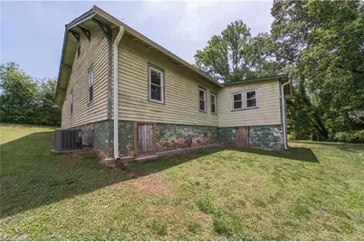 115 E Main Street, Jonesville, NC 28642 - Photo 7