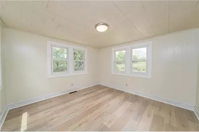 115 E Main Street, Jonesville, NC 28642 - Photo 17