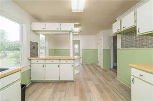 115 E Main St, Jonesville, NC 28642 - Photo 13