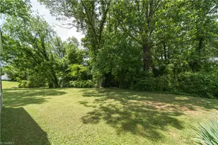 115 E Main St, Jonesville, NC 28642 - Photo 5