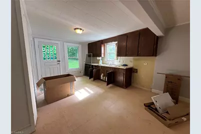 140 E Carroll Avenue, Denton, NC 27239 - Photo 13