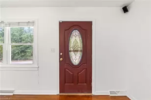 1410 Wiltshire St, High Point, NC 27265 - Photo 5