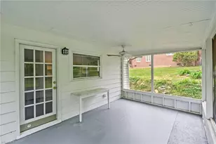 1410 Wiltshire St, High Point, NC 27265 - Photo 25
