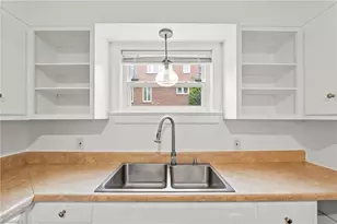 1410 Wiltshire St, High Point, NC 27265 - Photo 11