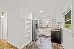 1410 Wiltshire St, High Point, NC 27265 - Photo 9