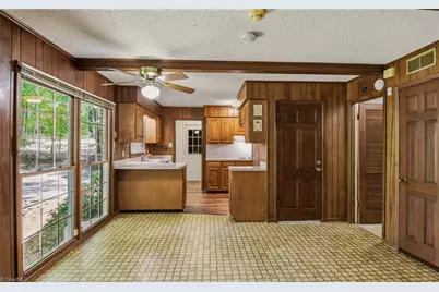 2621 W Woodlyn Way, Greensboro, NC 27407 - Photo 9
