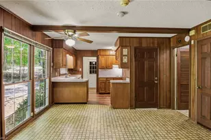 2621 W Woodlyn Way, Greensboro, NC 27407 - Photo 9