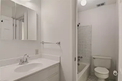 2621 W Woodlyn Way, Greensboro, NC 27407 - Photo 15